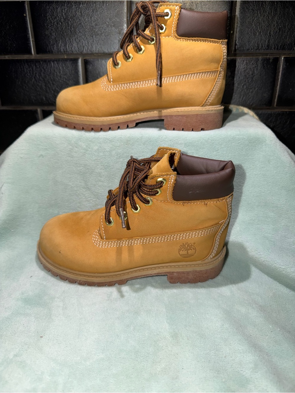 Timberland Kids Wheat/Tan Lace-Up Waterproof Boots- Size 1M- Read